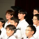 京畿道水原市国际学校的学生合唱团