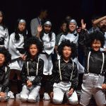 芝布特拉学校的学生跳现代舞