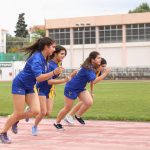 雅典国际学校的学生跑步竞赛
