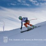 瑞士美国学校的学生在滑雪