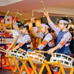 东京英国学校的学生们进行传统表演