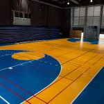 普吉岛领先国际学校的室内篮球场