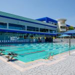 普吉岛领先国际学校的室外游泳池
