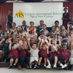 巴布亚新几内亚澳大利亚国际学校的幼儿园学生们