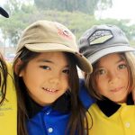 班加罗尔加拿大国际学校的4个学生戴着太阳帽