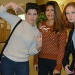 斯德哥尔摩地区国际学校的学生摆嘻哈pose