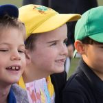 GEMS朱美拉小学的小男孩们戴着各色太阳帽