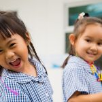 曼谷哈罗国际学校的幼儿园小朋友开心的大笑