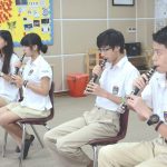 河内英国越南国际学校的学生练习长笛