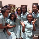加纳国际学校的学生开心合影